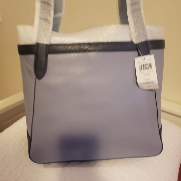 Handbags - Picture 2 of 3